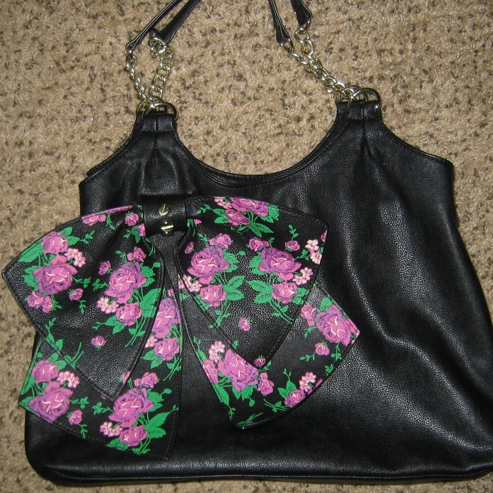 Betsey Johnson handbang